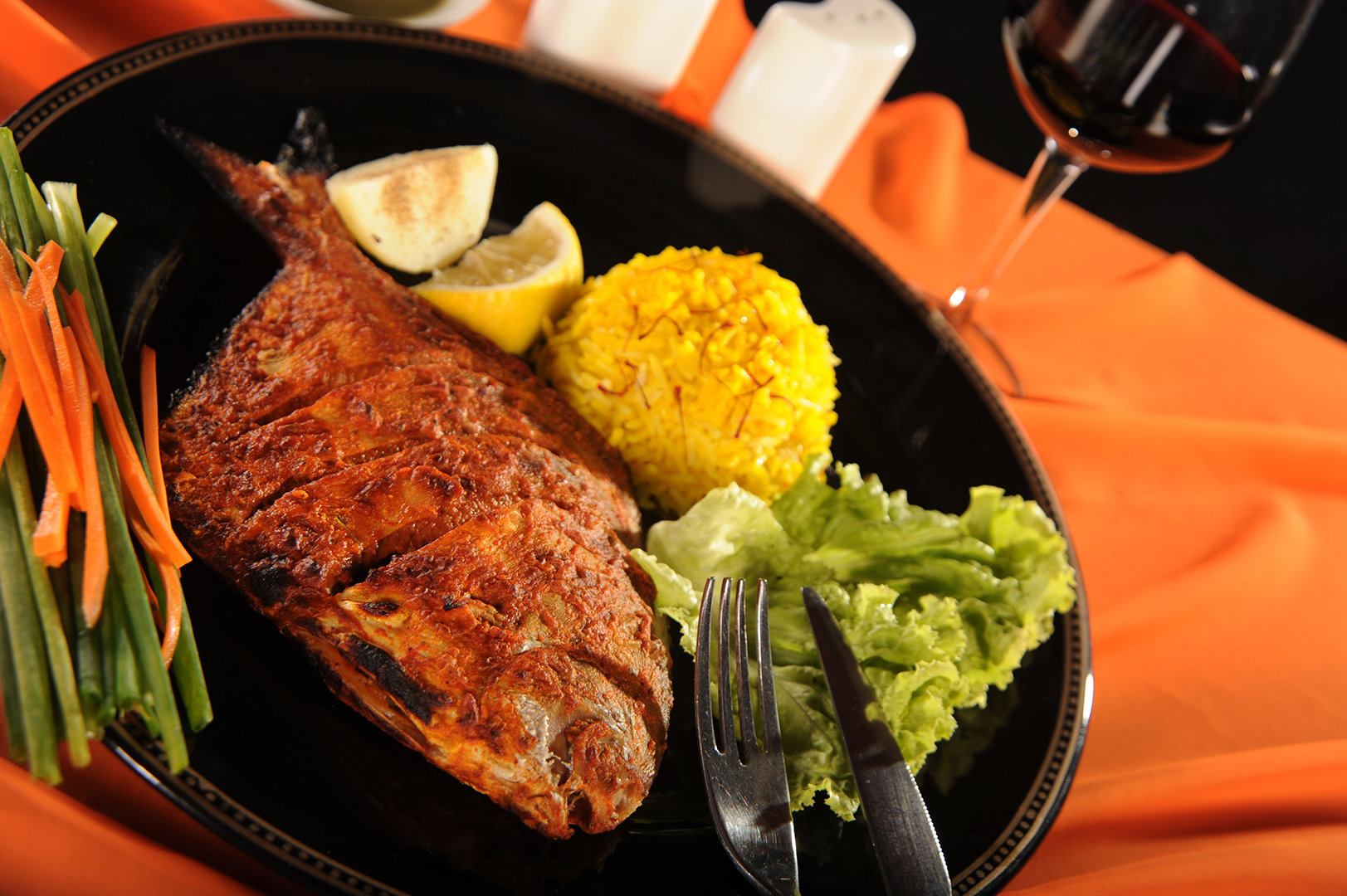 Tandoori Fish — tilapia entier au tandoor